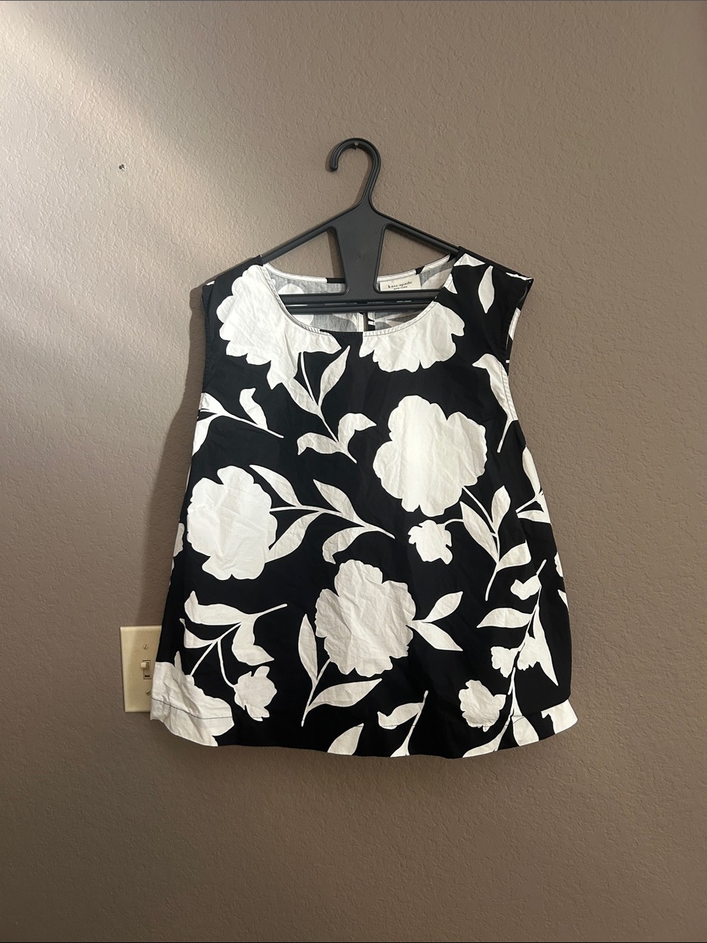 Black & White Floral Sleeveless Camisole